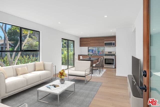 3 bd, 2 ba Townhouse in Venice, CA — $6,900/mo — photo 1