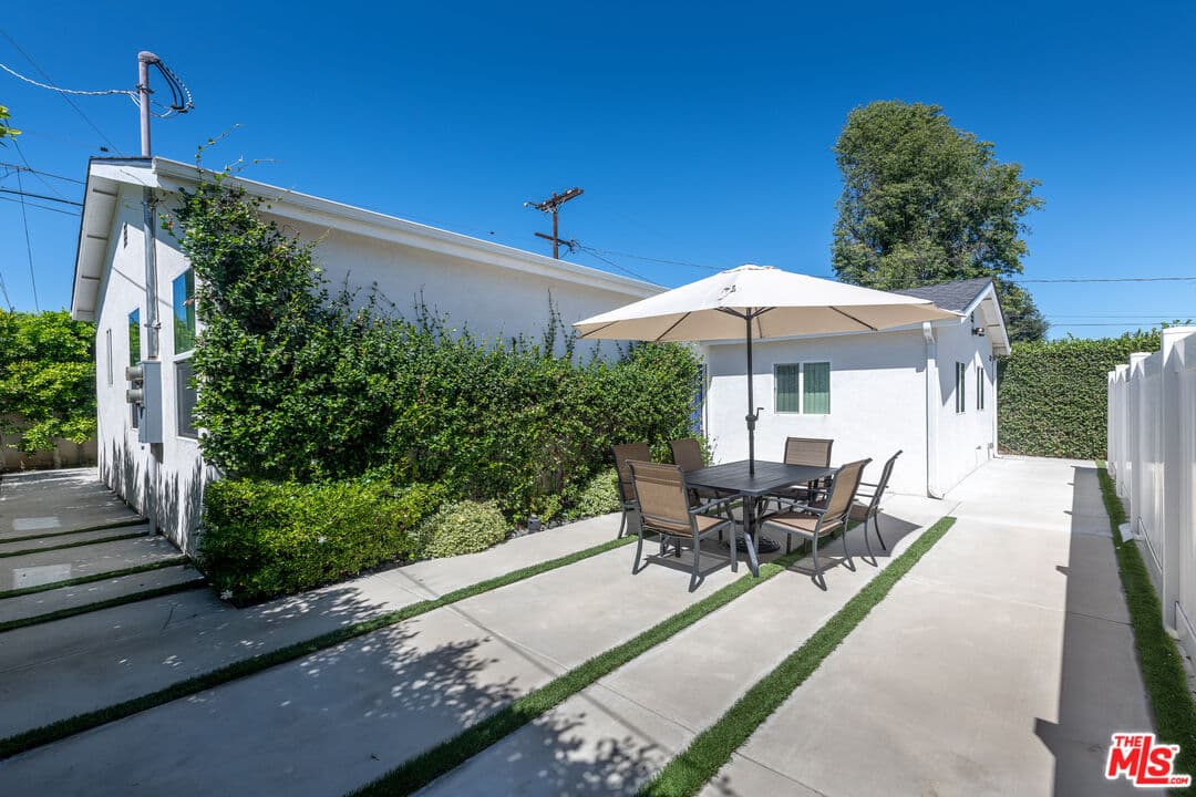 3 bd, 3 ba House in Sherman Oaks, CA — $3,990/mo — photo 1