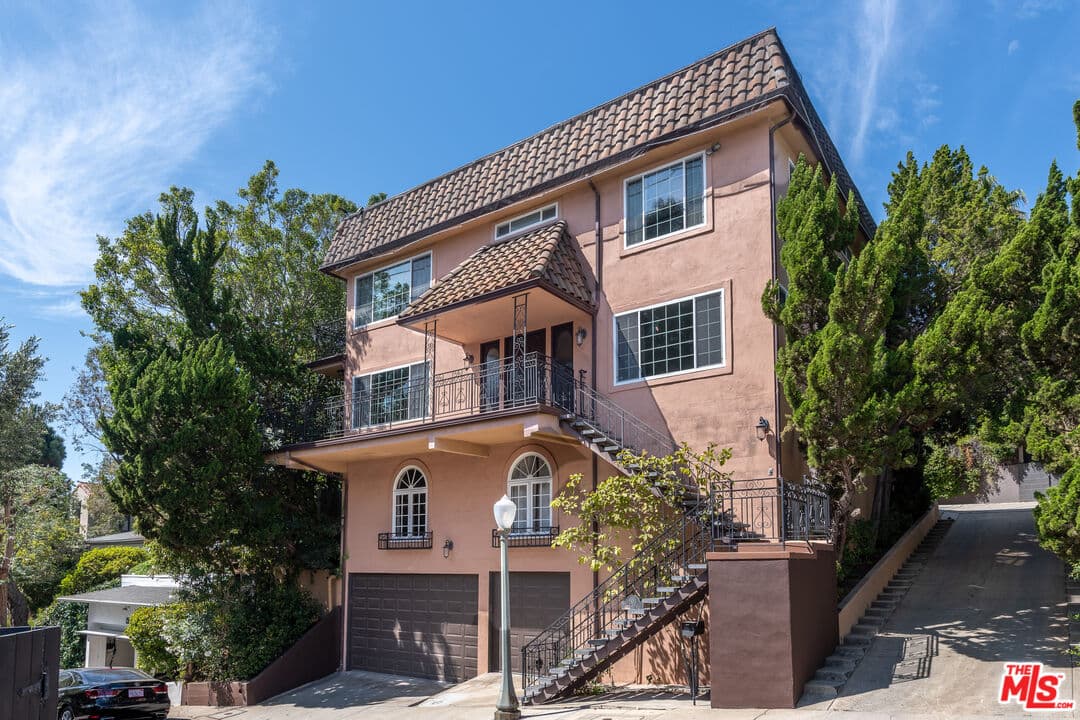 4 bd, 6 ba House in Los Angeles, CA — $9,995/mo — photo 2