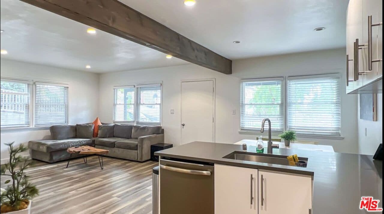 3 bd, 2 ba House in Los Angeles, CA — $4,895/mo — photo 2