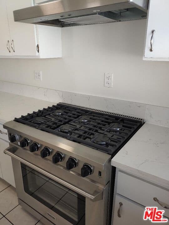 3 bd, 2 ba Townhouse in Los Angeles, CA — $3,000/mo — photo 2