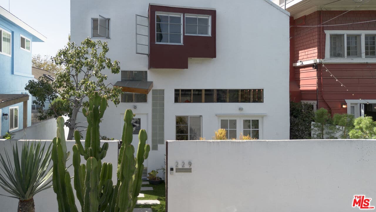 3 bd, 3 ba House in Los Angeles, CA — $13,000/mo — photo 2