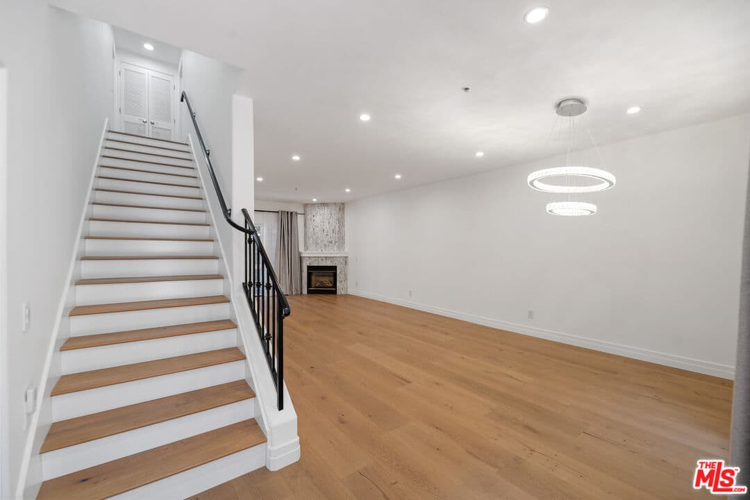 2 bd, 3 ba Townhouse in West Hollywood, CA — $6,800/mo — photo 2
