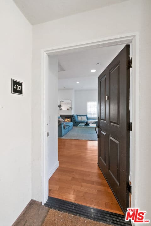 2 bd, 3 ba Condo in Los Angeles, CA — $4,595/mo — photo 2