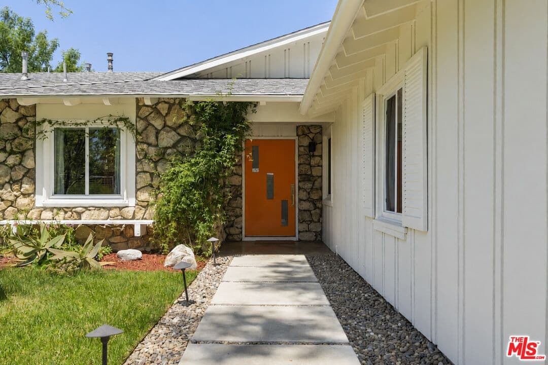 3 bd, 3 ba House in Los Angeles, CA — $8,995/mo — photo 2