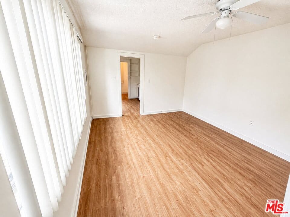 Studio, 1 ba Apartment in Los Angeles, CA — $1,675/mo — photo 2