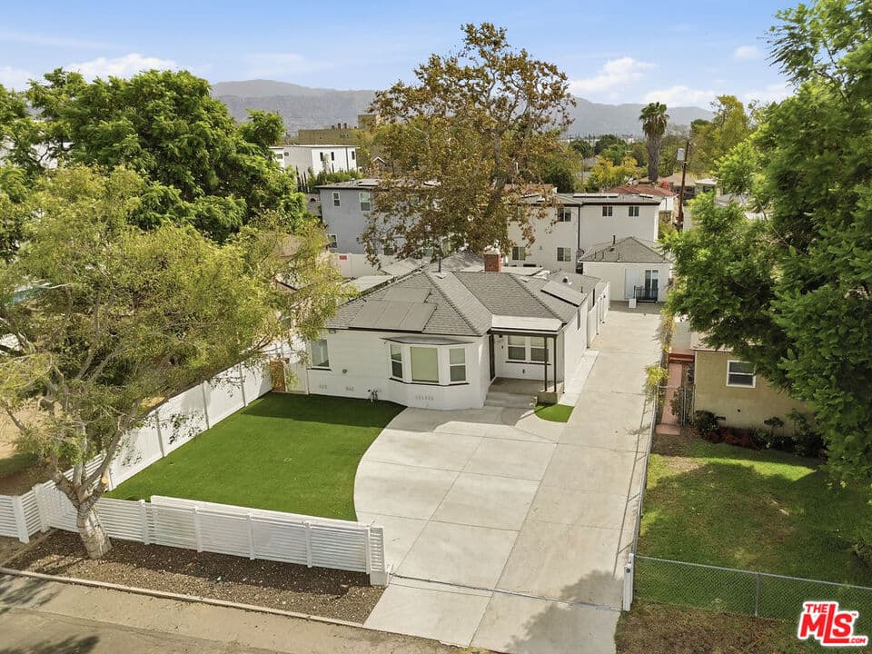 3 bd, 2 ba House in Los Angeles, CA — $5,099/mo — photo 1