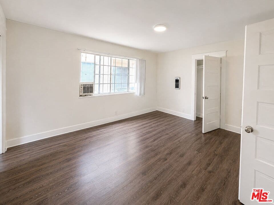 Studio, 1 ba Apartment in Los Angeles, CA — $1,695/mo — photo 2