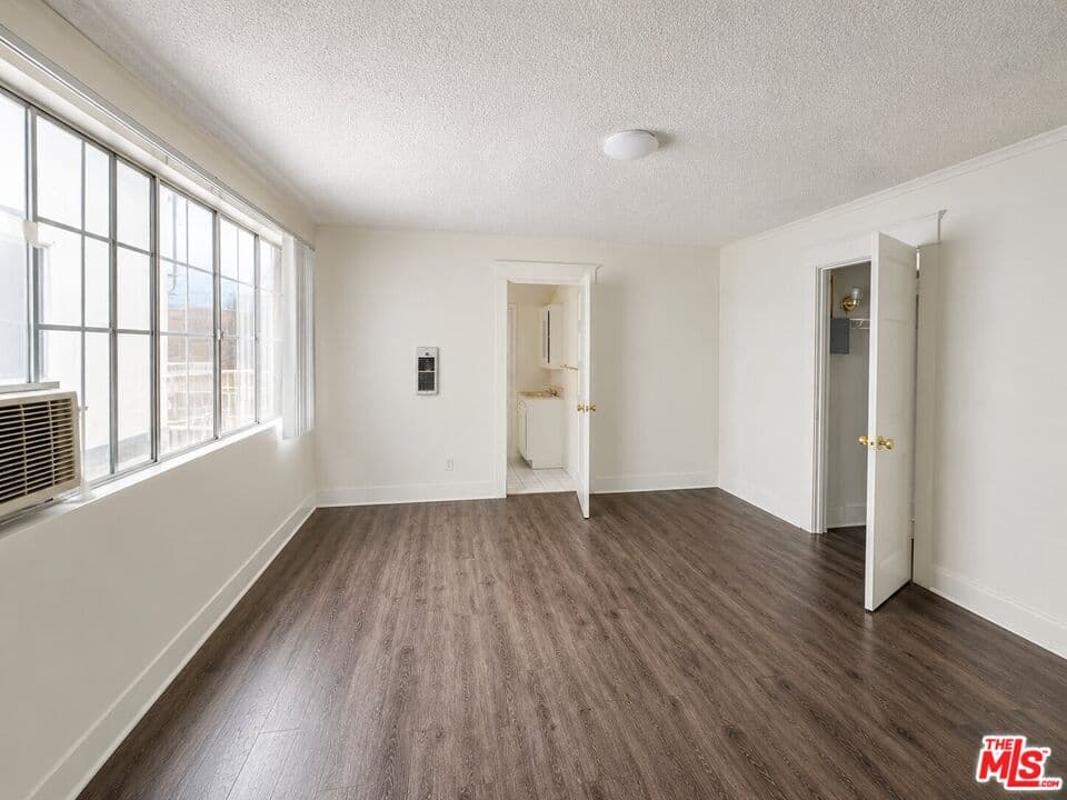 Studio, 1 ba Apartment in Los Angeles, CA — $1,695/mo — photo 1