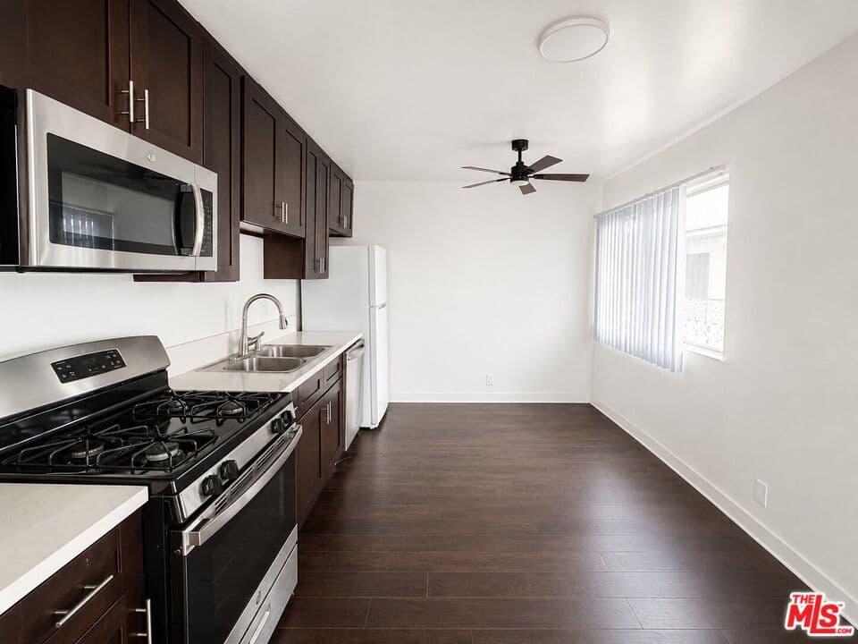 1 bd, 1 ba Apartment in Los Angeles, CA — $1,950/mo — photo 2