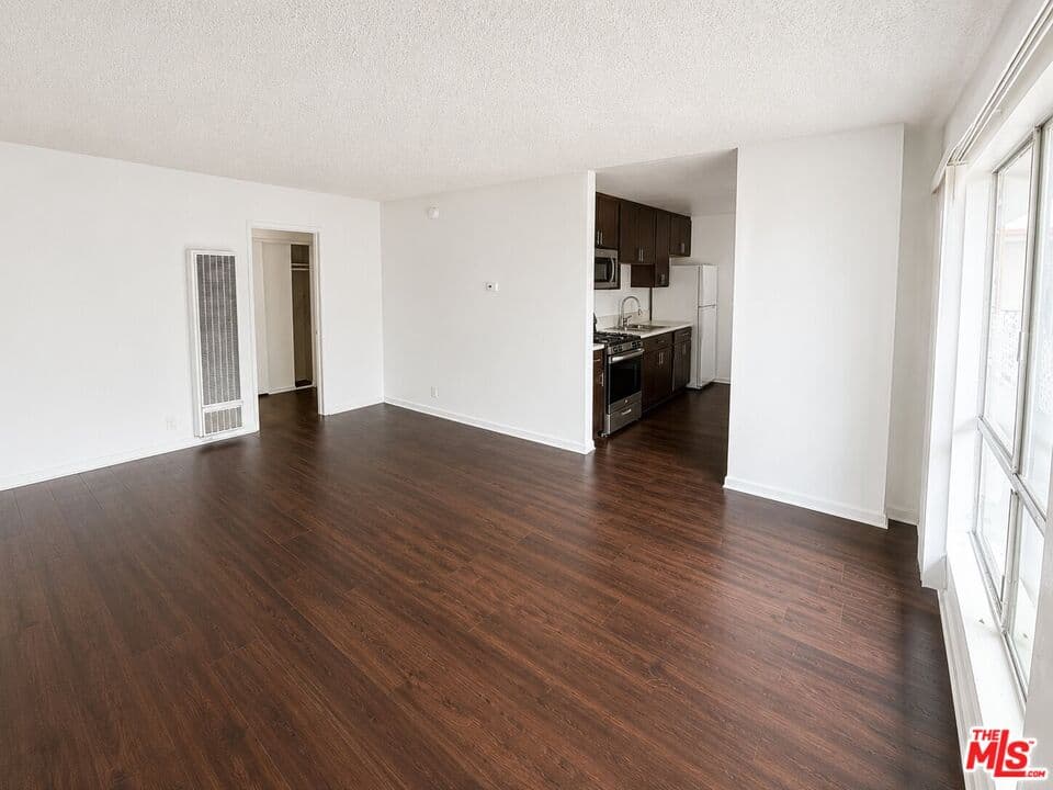 1 bd, 1 ba Apartment in Los Angeles, CA — $1,950/mo — photo 1