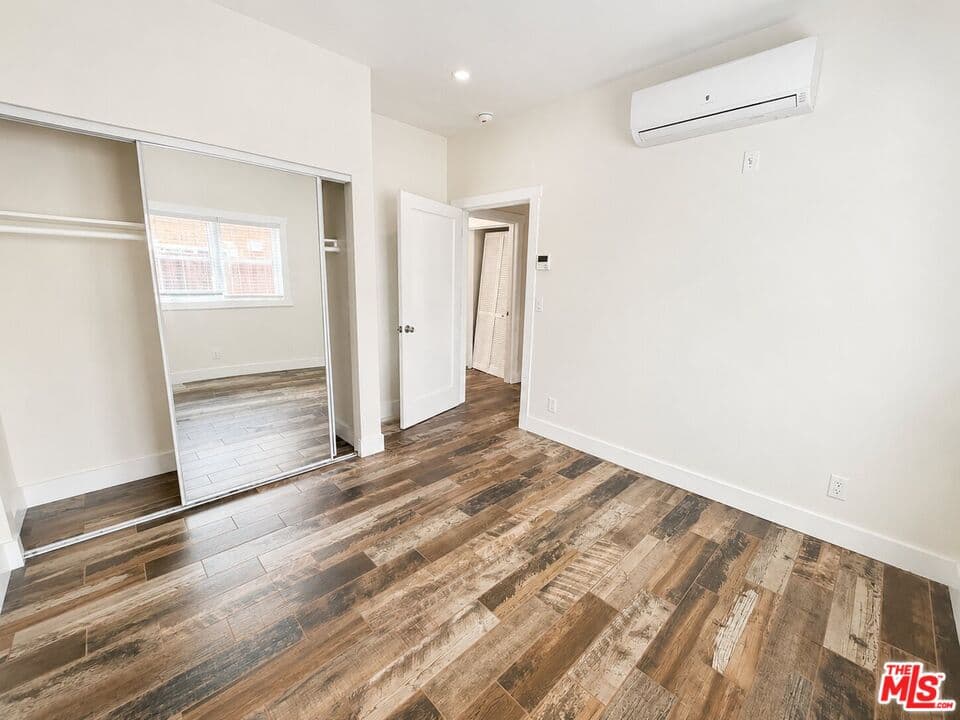 4 bd, 3 ba Townhouse in Los Angeles, CA — $5,200/mo — photo 2