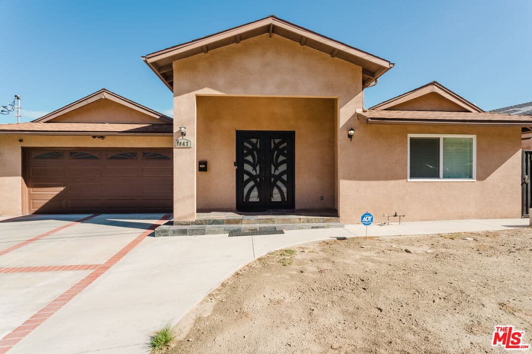 3 bd, 3 ba House in Sunland, CA — $4,500/mo — photo 2