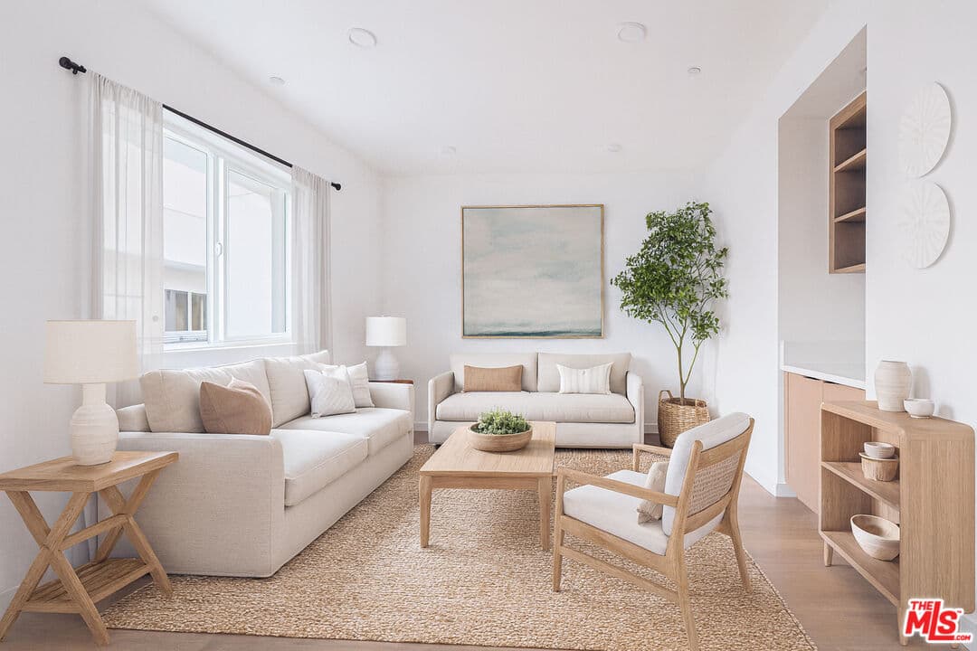 2 bd, 2 ba Townhouse in Los Angeles, CA — $2,899/mo — photo 1