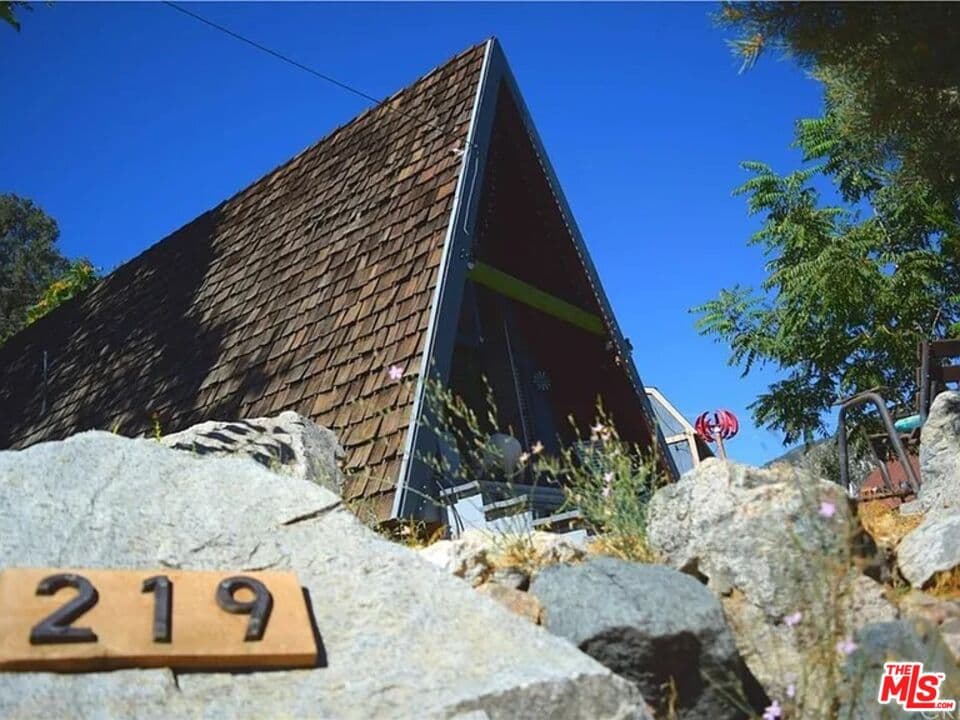 2 bd, 1 ba House in Frazier Park, CA — $1,900/mo — photo 2
