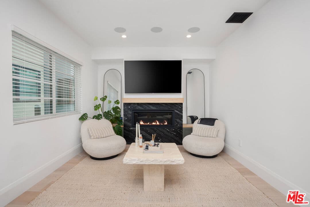 2 bd, 3 ba Apartment in Los Angeles, CA — $4,950/mo — photo 1