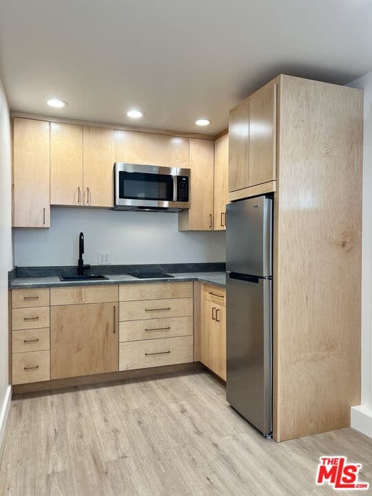 Studio Townhouse in Camarillo — $1,900/mo