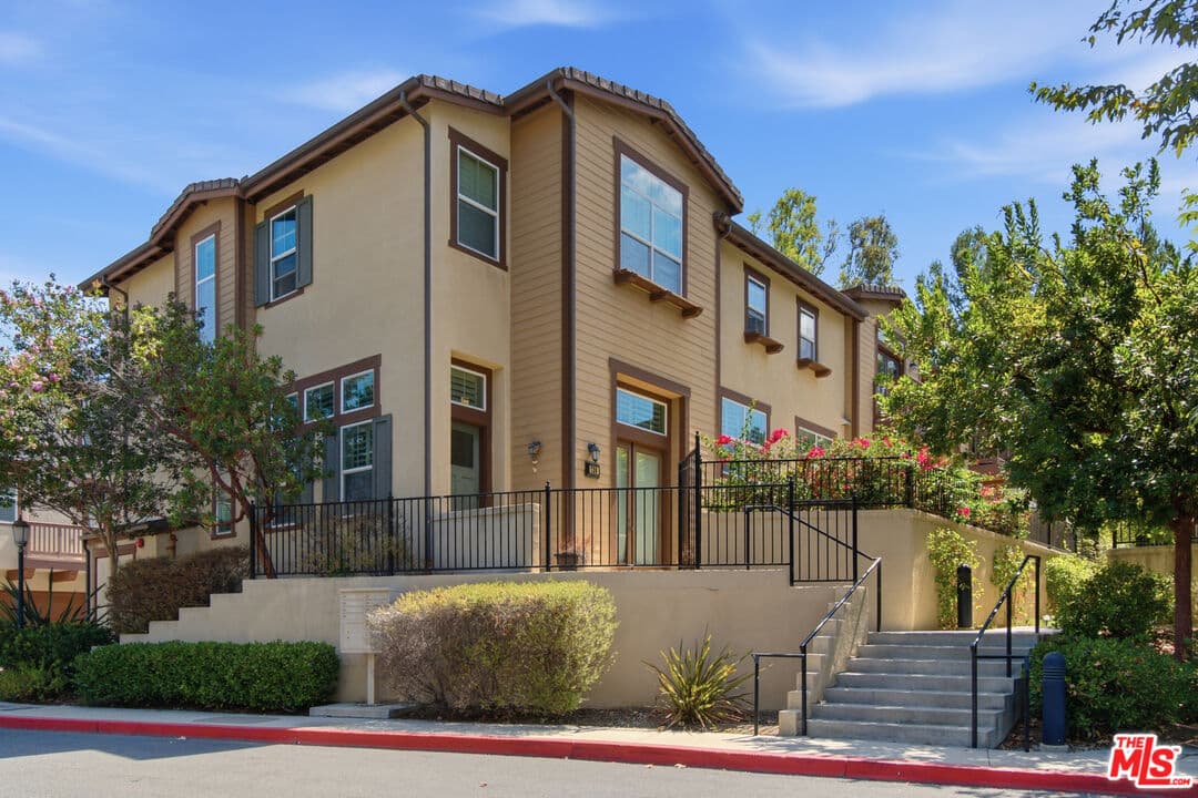 4BR Condo in Thousand Oaks β $4,890/mo