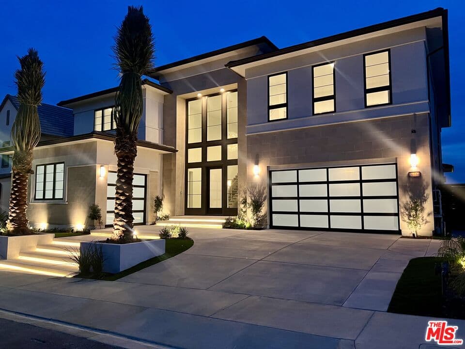 5 bd, 6 ba House in Porter Ranch, CA — $19,500/mo — photo 2