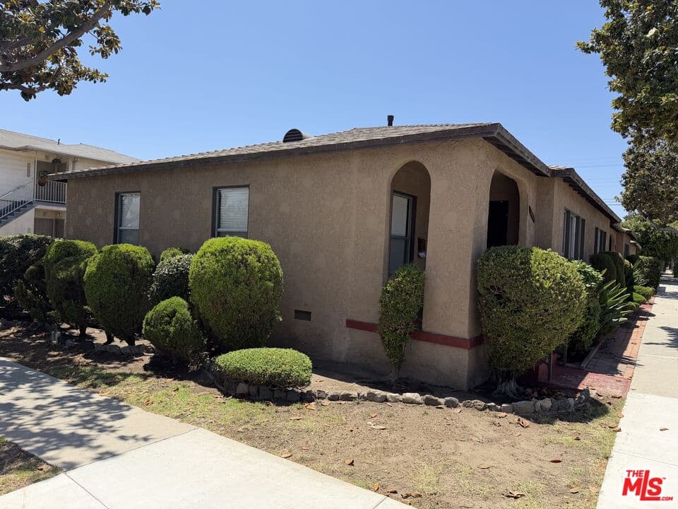 2 bd, 1 ba House in Culver City, CA — $2,700/mo — photo 2