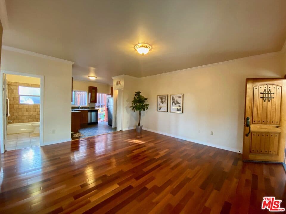 2 bd, 1 ba Apartment in Los Angeles, CA — $3,495/mo — photo 2