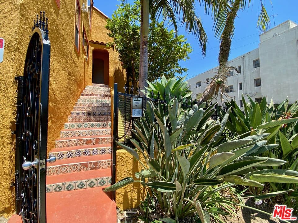 2 bd, 1 ba Apartment in Los Angeles, CA — $3,495/mo — photo 1