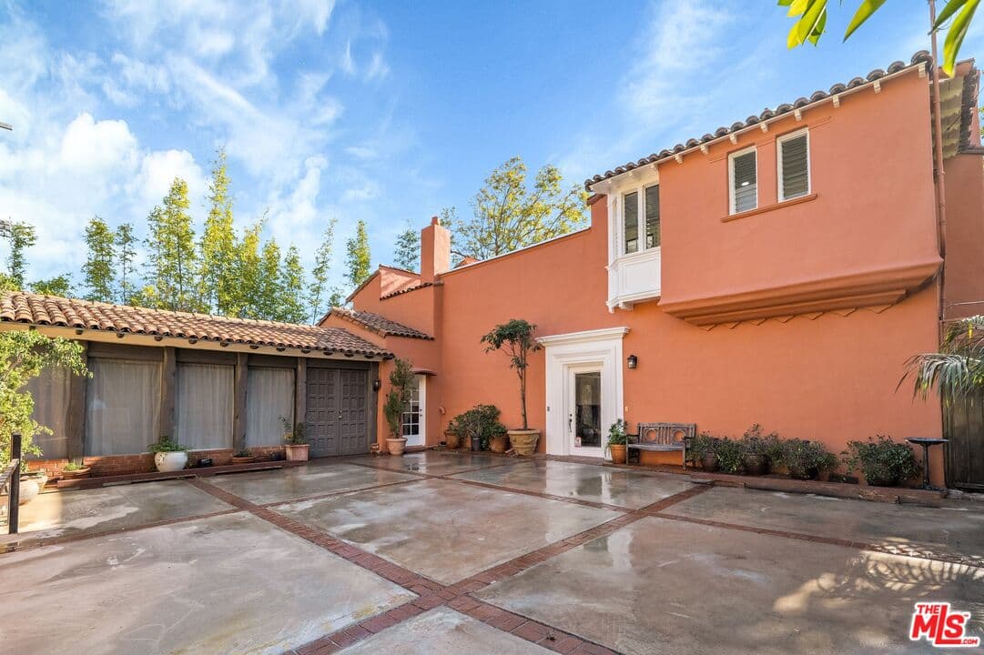 4 bd, 5 ba House in Los Angeles, CA — $13,750/mo — photo 1