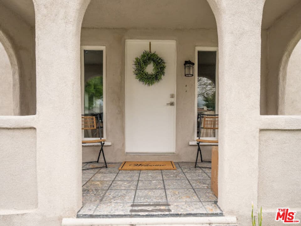 2 bd, 2 ba Townhouse in Glendale, CA — $5,500/mo — photo 2