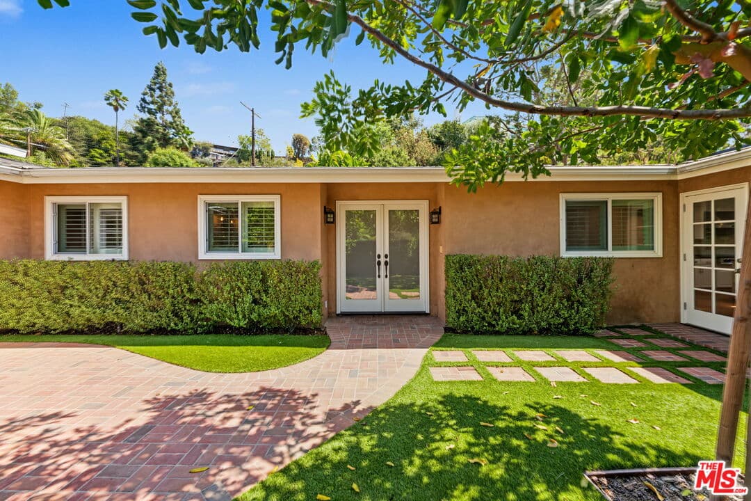 5 bd, 5 ba House in Los Angeles, CA — $16,500/mo — photo 2