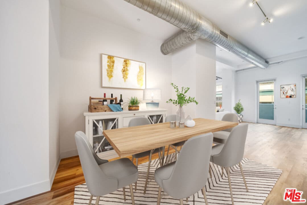 2 bd, 2 ba Condo in Santa Monica, CA — $6,250/mo — photo 2