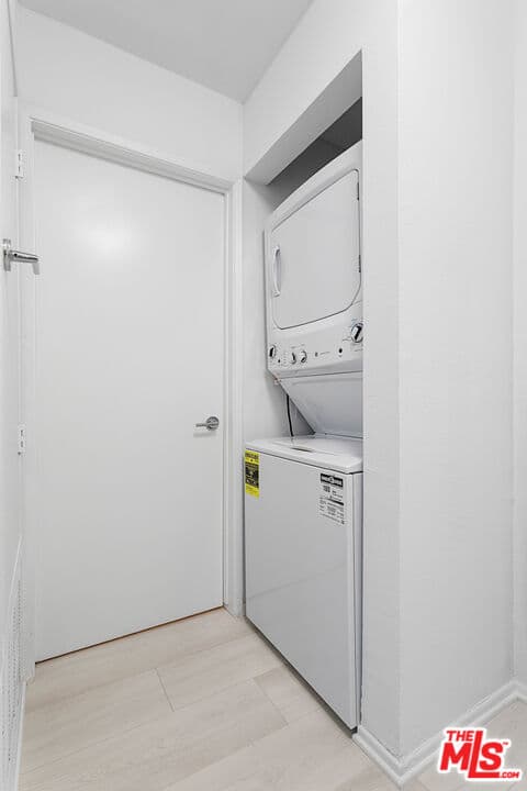 2 bd, 2 ba Townhouse in Los Angeles, CA — $3,980/mo — photo 2