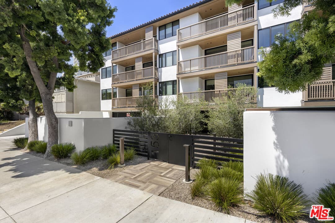 2 bd, 2 ba Condo in Santa Monica, CA — $8,900/mo — photo 2
