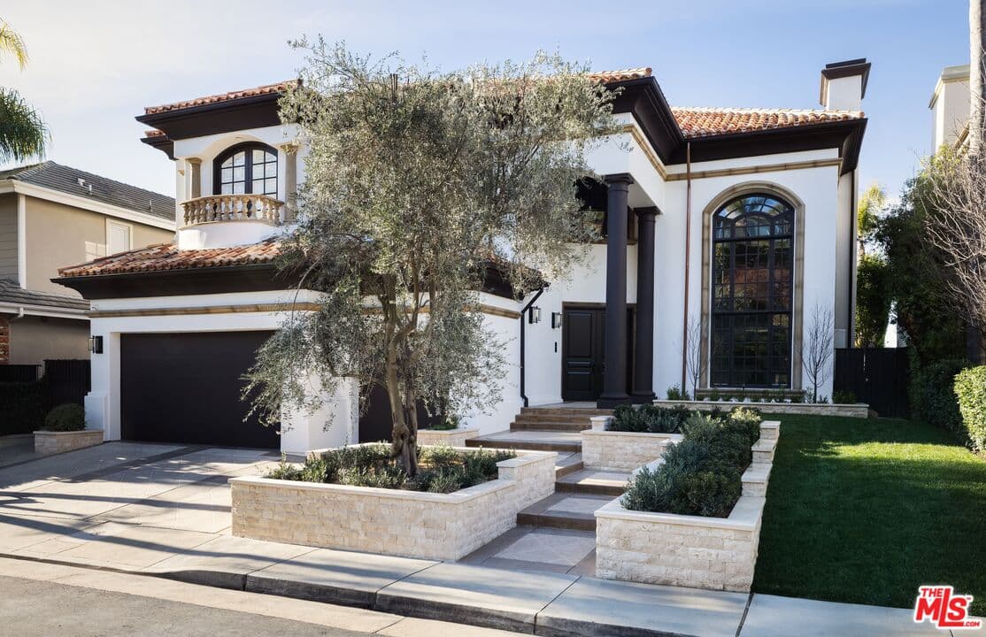 5BR Townhouse in Pacific Palisades — $25,000/mo