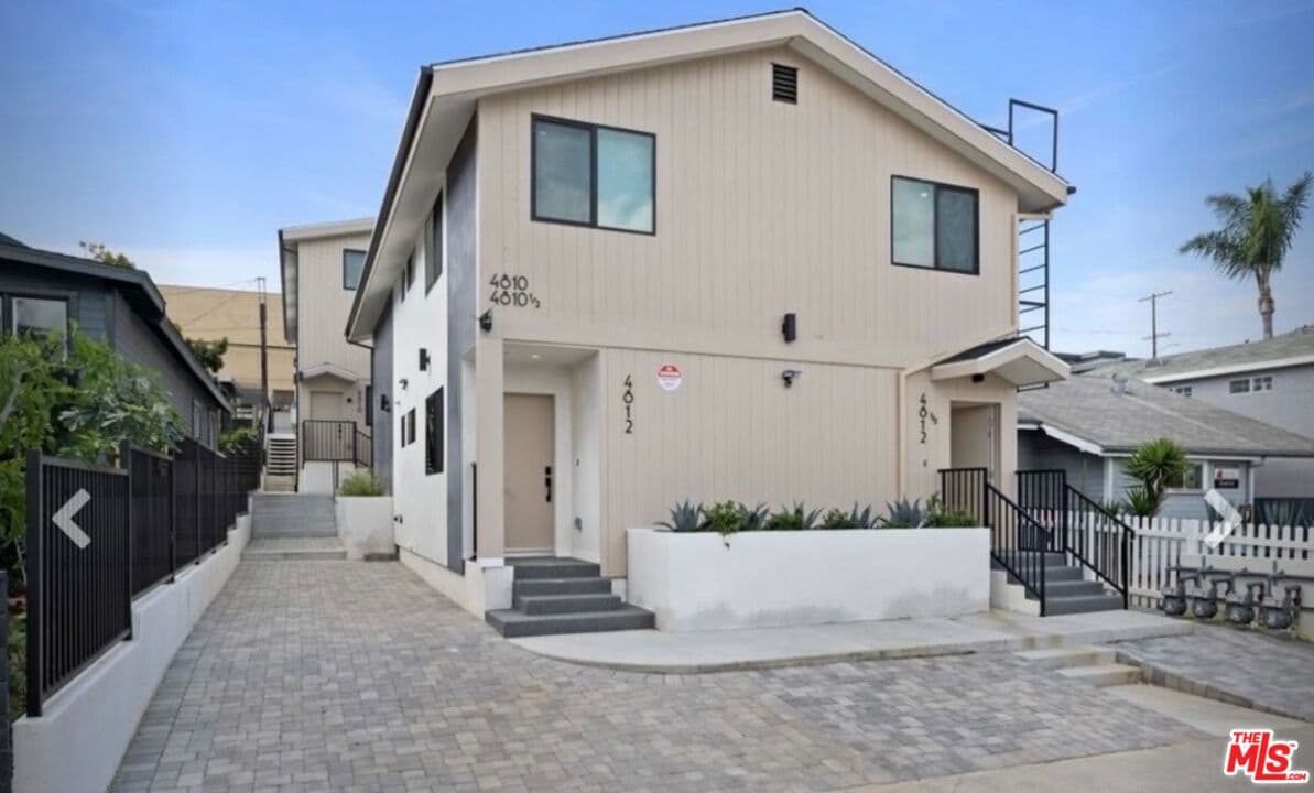 4 bd, 4 ba Townhouse in Los Angeles, CA — $4,795/mo — photo 1