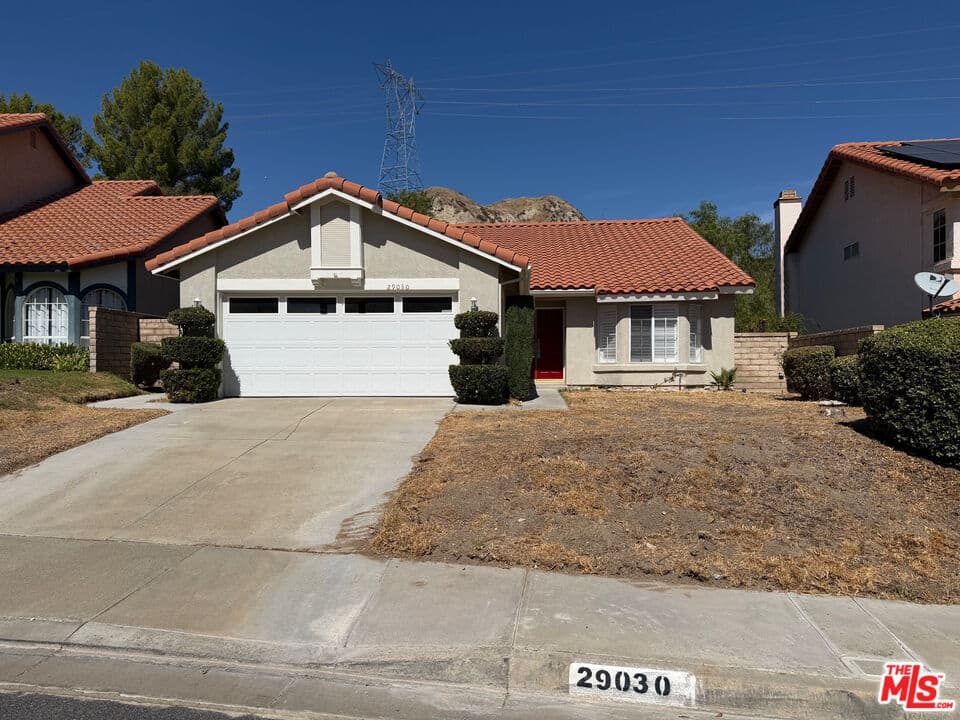 3 bd, 2 ba House in Santa Clarita, CA — $3,600/mo — photo 2