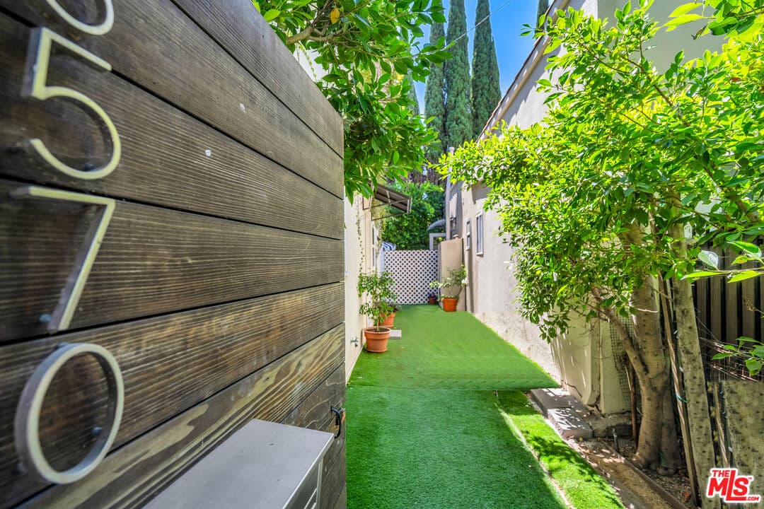 Studio, 1 ba Apartment in West Hollywood, CA — $3,350/mo — photo 2