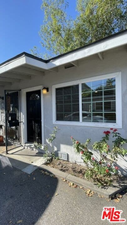 2 bd, 1 ba Apartment in Montrose, CA — $2,350/mo — photo 2