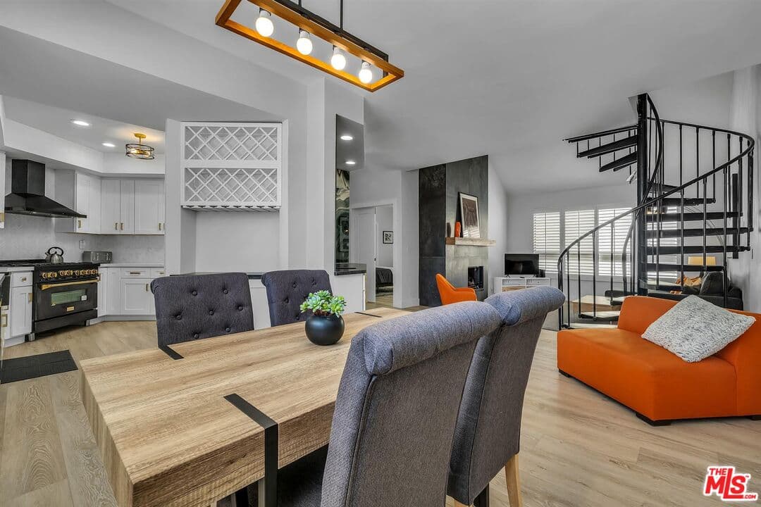 2 bd, 2 ba Condo in West Hollywood, CA — $6,200/mo — photo 2