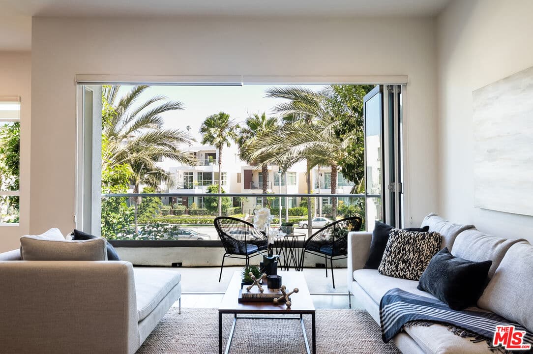 4 bd, 4 ba Condo in Playa Vista, CA — $10,500/mo — photo 2