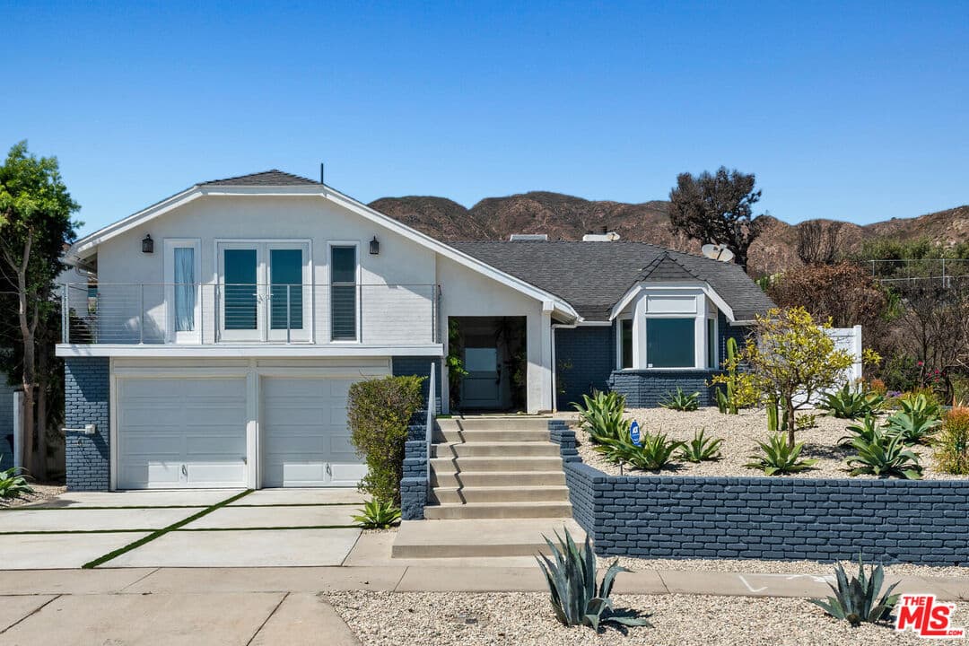 4 bd, 3 ba House in Malibu, CA — $9,495/mo — photo 1
