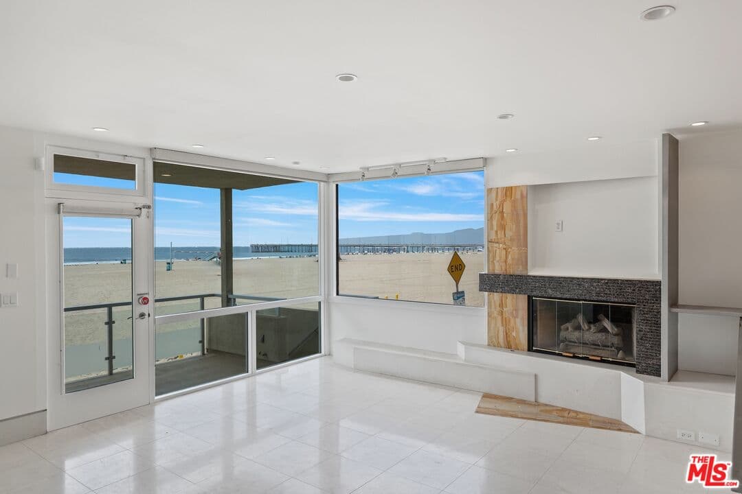 3 bd, 3 ba Condo in Marina Del Rey, CA — $13,995/mo — photo 1