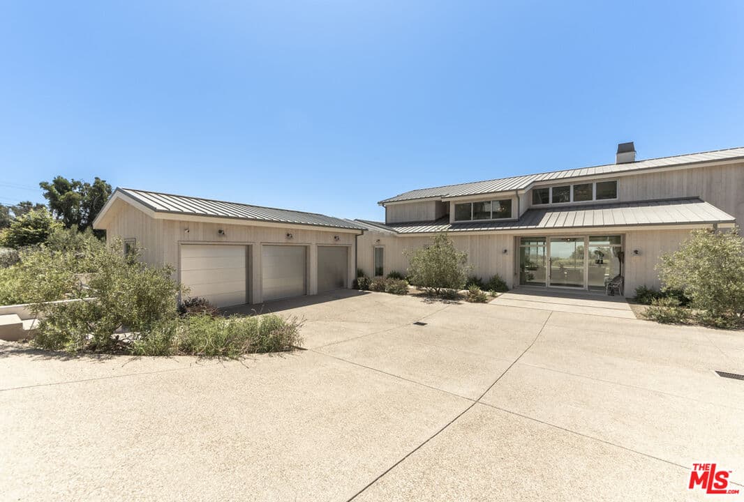 6 bd, 8 ba House in Malibu, CA — $44,500/mo — photo 1