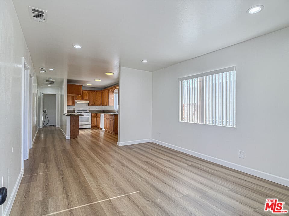 3 bd, 1 ba Townhouse in Torrance, CA — $3,000/mo — photo 2