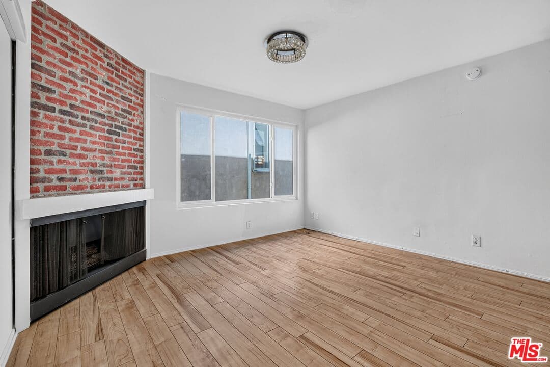 Studio, 1 ba Townhouse in Venice, CA — $2,195/mo — photo 1