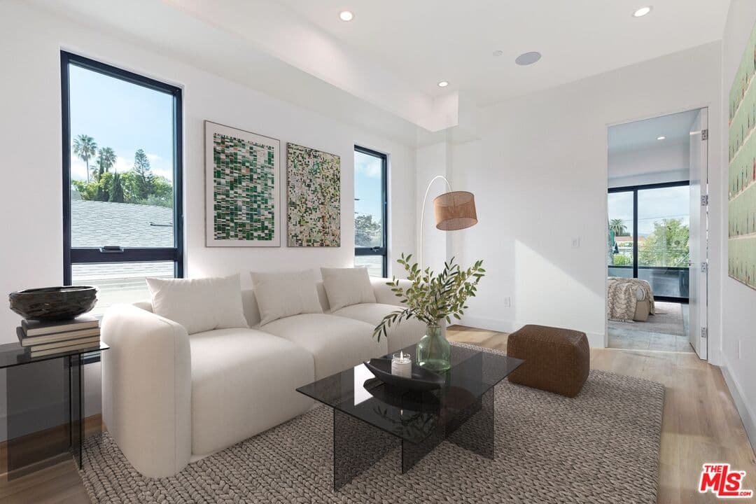 4 bd, 5 ba Townhouse in Los Angeles, CA — $7,495/mo — photo 2