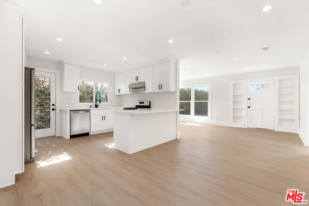 2 bd, 2 ba House in Los Angeles, CA — $3,850/mo — photo 1