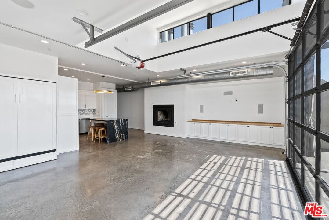 1 bd, 2 ba Condo in Santa Monica, CA — $6,000/mo — photo 1