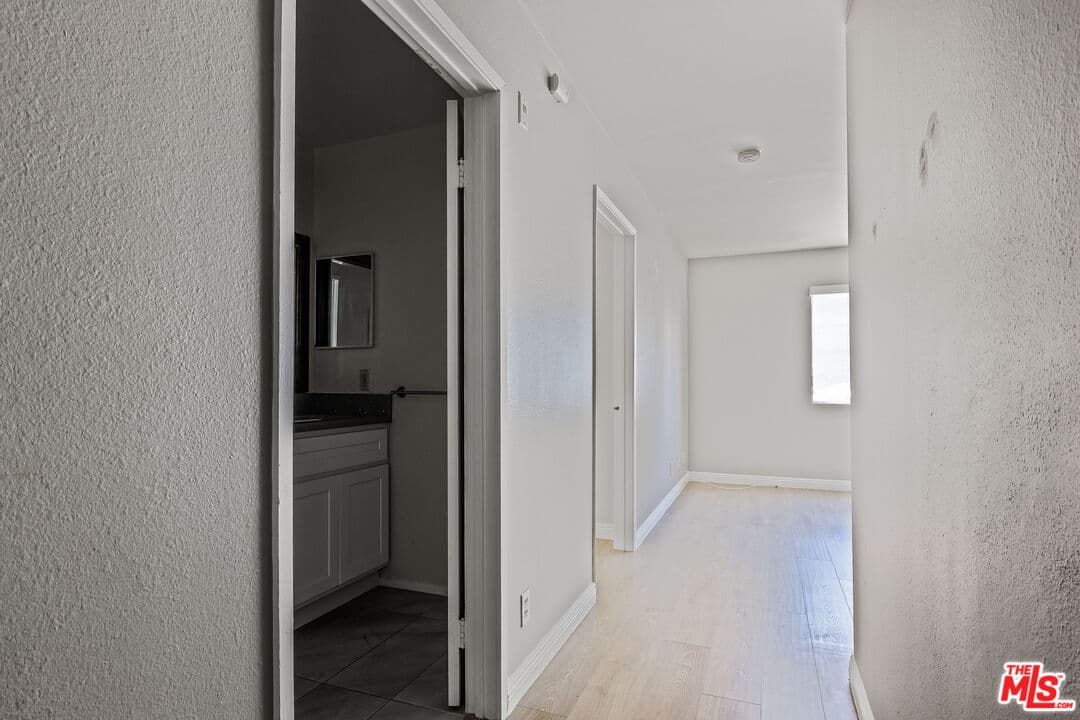 1 bd, 1 ba Apartment in Los Angeles, CA — $1,800/mo — photo 2