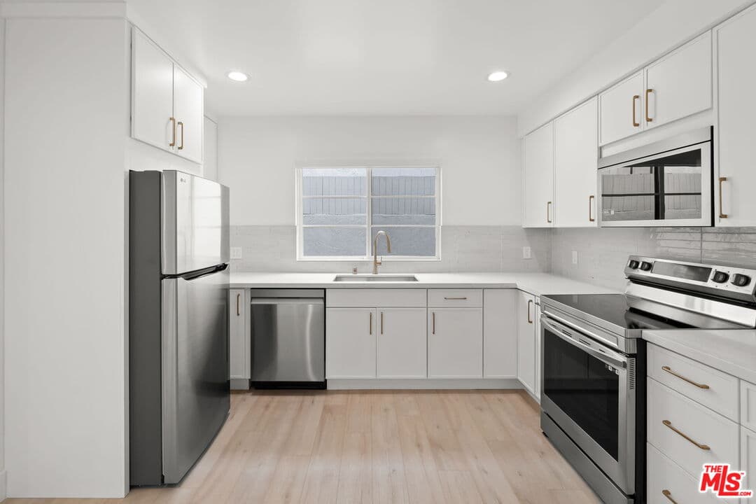 2BR Apartment in Long Beach β $3,600/mo