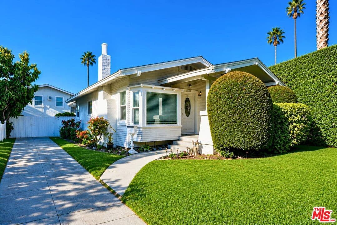 3 bd, 2 ba House in Beverly Hills, CA — $7,200/mo — photo 1